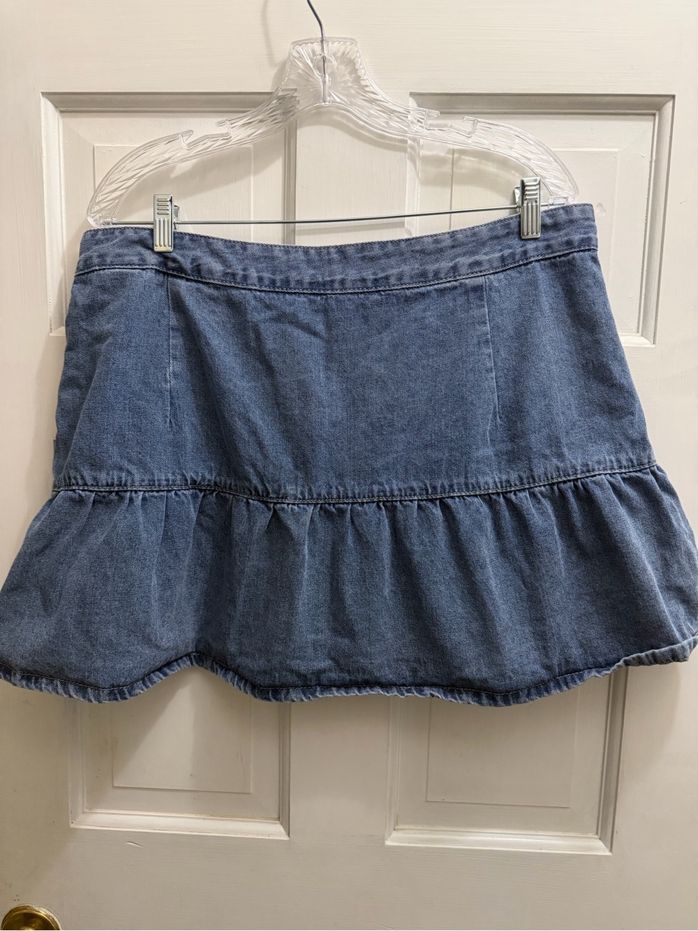 Women’s Light Wash Denim Ruffle Mini Skirt Side Button Y2K Flared Jean Skirt - Picture 4 of 5